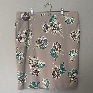 Ann Taylor Gray Floral Pencil Skirt